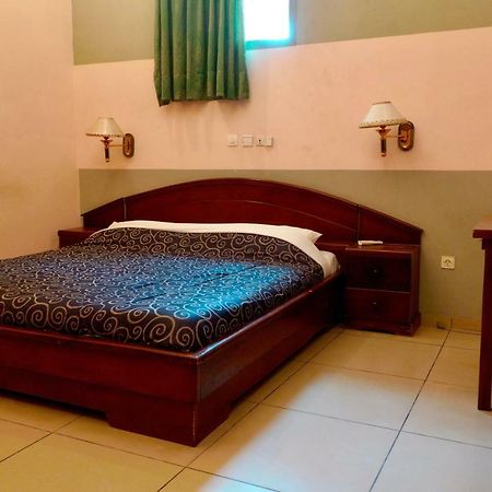 Petit Motel Beijing Abidjan Exterior photo